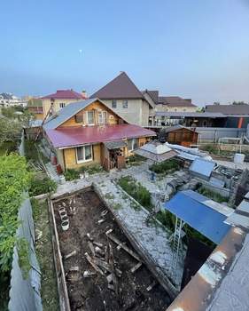 Дом 320м², 3-этажный, участок 9 сот.  