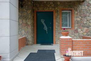 Коттедж 365м², 3-этажный, участок 11 сот.  