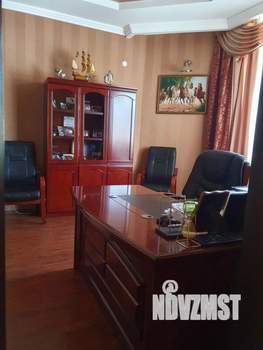 Коттедж 726м&sup2;, 3-этажный, участок 25 сот.  