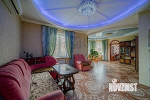 Коттедж 611м², 4-этажный, участок 10 сот.  