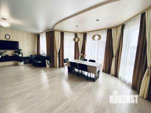 Коттедж 210м², 2-этажный, участок 12 сот.  