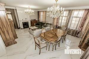 Коттедж 444м², 3-этажный, участок 15 сот.  