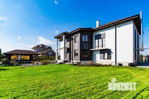 Коттедж 355м², 2-этажный, участок 15 сот.  