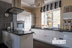 Таунхаус 267м², 3-этажный, участок 6 сот.  