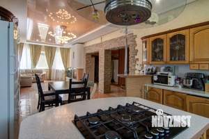 Коттедж 220м², 2-этажный, участок 25 сот.  