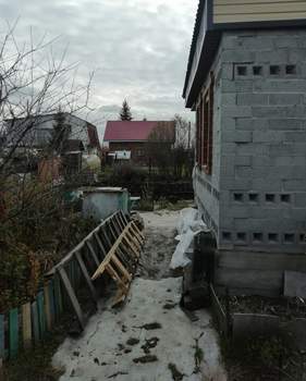 Дом 16м², 2-этажный, участок 6 сот.  