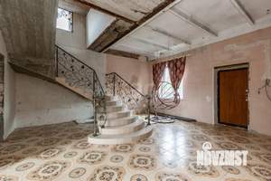 Дом 241м&sup2;, 3-этажный, участок 9 сот.  