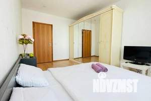 1-к квартира, посуточно, 42м2, 1/18 этаж