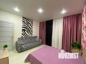 1-к квартира, посуточно, 42м2, 6/35 этаж