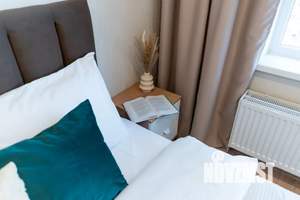 1-к квартира, посуточно, 35м2, 9/33 этаж