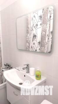 Студия квартира, посуточно, 27м2, 1/12 этаж