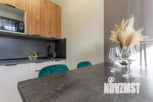 Студия квартира, посуточно, 20м2, 1/25 этаж