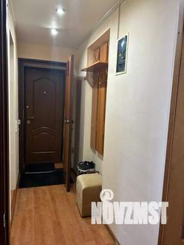 Студия квартира, посуточно, 42м2, 1/5 этаж