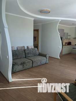 Студия квартира, посуточно, 55м2, 4/5 этаж
