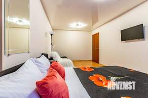 1-к квартира, посуточно, 40м2, 2/18 этаж
