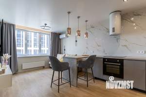 2-к квартира, посуточно, 45м2, 19/35 этаж
