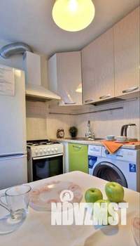 2-к квартира, посуточно, 50м2, 1/1 этаж