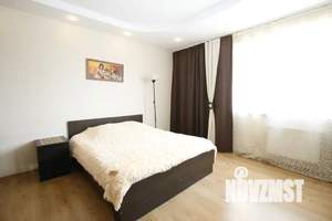 1-к квартира, посуточно, 65м2, 12/18 этаж