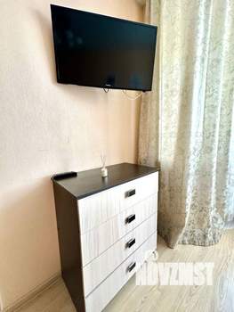 Студия квартира, посуточно, 40м2, 7/25 этаж