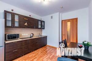 3-к квартира, посуточно, 65м2, 1/25 этаж