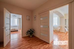 2-к квартира, посуточно, 72м2, 1/1 этаж