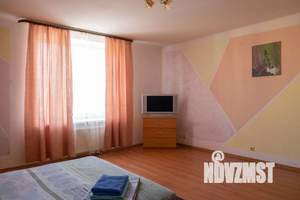 1-к квартира, посуточно, 57м2, 1/1 этаж