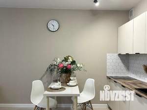 Студия квартира, посуточно, 30м2, 13/32 этаж