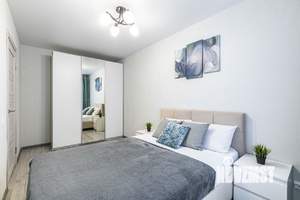 1-к квартира, посуточно, 40м2, 19/35 этаж