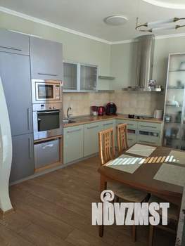 Студия квартира, посуточно, 55м2, 4/5 этаж