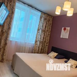1-к квартира, посуточно, 40м2, 15/19 этаж
