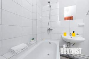 Студия квартира, посуточно, 40м2, 2/9 этаж