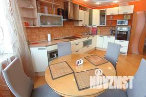 2-к квартира, посуточно, 75м2, 7/12 этаж