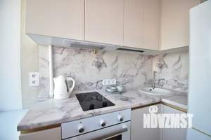 Студия квартира, посуточно, 35м2, 9/10 этаж