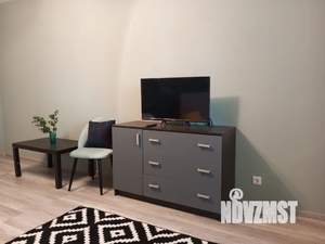 1-к квартира, посуточно, 38м2, 9/16 этаж