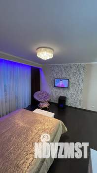 Студия квартира, посуточно, 45м2, 1/10 этаж