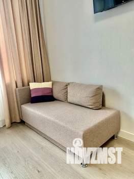 Студия квартира, посуточно, 42м2, 1/9 этаж