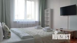 1-к квартира, посуточно, 42м2, 2/18 этаж