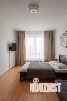 1-к квартира, посуточно, 40м2, 21/25 этаж