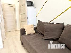 Студия квартира, посуточно, 35м2, 11/25 этаж