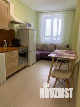 1-к квартира, посуточно, 37м2, 21/25 этаж