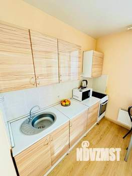 Студия квартира, посуточно, 40м2, 7/25 этаж
