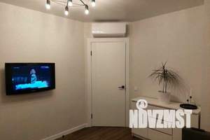 2-к квартира, посуточно, 52м2, 18/33 этаж