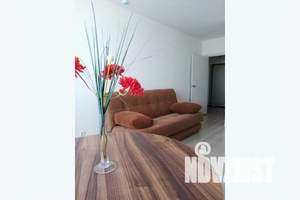 1-к квартира, посуточно, 42м2, 24/32 этаж