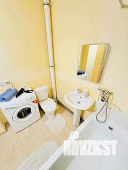 Студия квартира, посуточно, 40м2, 2/25 этаж