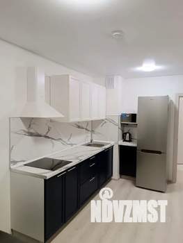 Студия квартира, посуточно, 40м2, 17/32 этаж