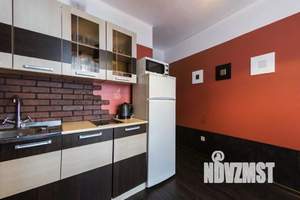 1-к квартира, посуточно, 49м2, 1/1 этаж