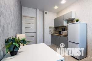 2-к квартира, посуточно, 45м2, 1/20 этаж