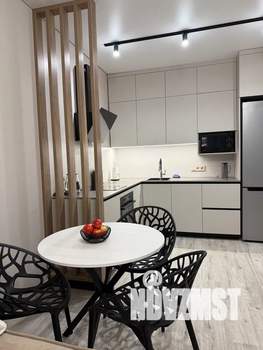 1-к квартира, посуточно, 42м2, 9/25 этаж