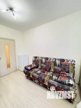 Студия квартира, посуточно, 35м2, 1/25 этаж