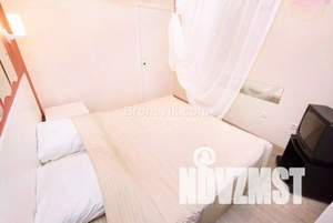 2-к квартира, посуточно, 42м2, 1/1 этаж